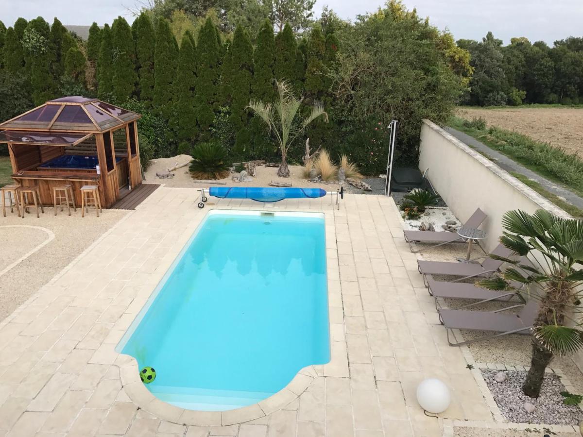 Piscine Et Jacuzzi A 2Km De La Plage De St Georges De Didonne Saint-Georges-de-Didonne Esterno foto